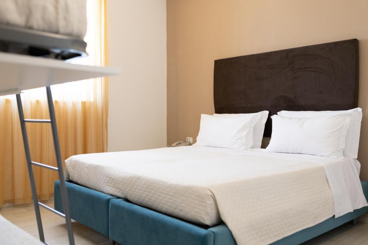 Hotel Reverse ตอร์เรซานตาซาบีนา ภายนอก รูปภาพ